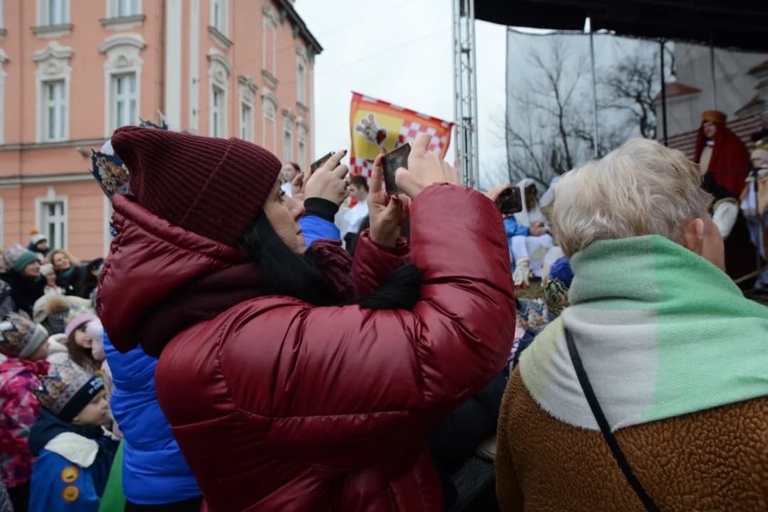 14. Jarocińskie Kolędowanie z Orszakiem Trzech Króli. Najwięcej było przedszkolaków  [ZDJĘCIA]