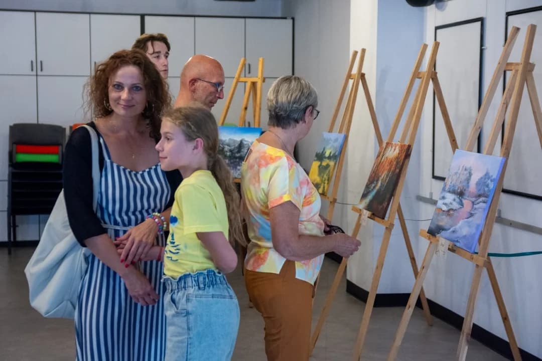 Studiuje ekonomię, ale kocha sztukę. Aleksandra Błaszczyk prezentuje  swoje obrazy w Kamienicy Kultury w Jarocinie [ZDJĘCIA] — zdjęcie 6 z 39