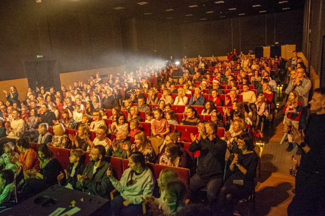 Koncert Filipa Mettlera w JOK Jarocin — zdjęcie 1 z 39