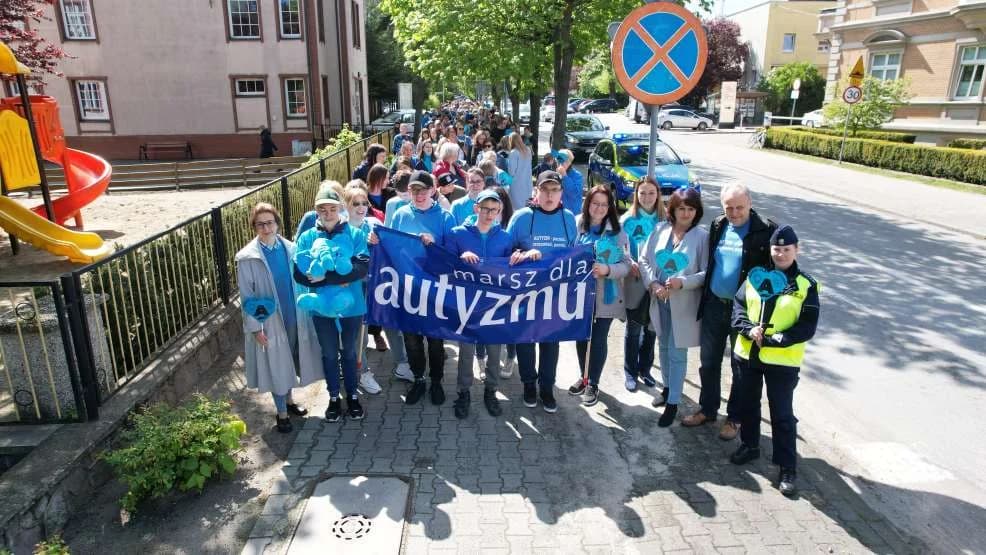 Kolejny Marsz dla Autyzmu przeszedł ulicami Jarocina [ZDJĘCIA]