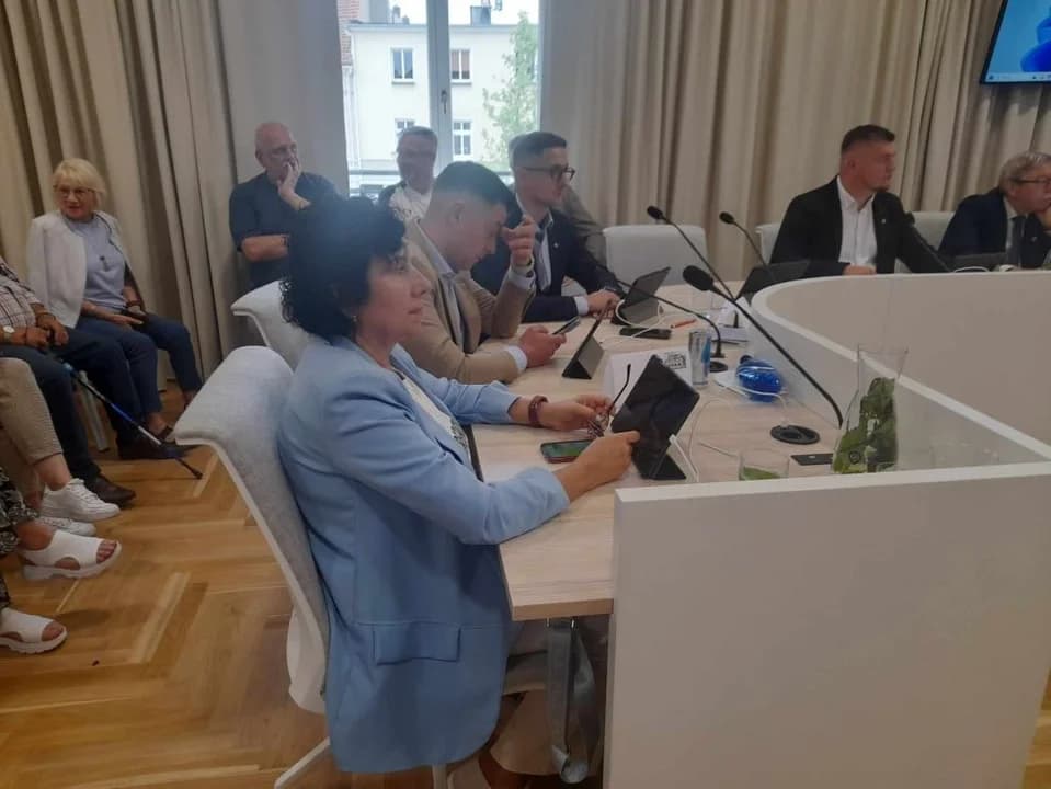 Sesja Rady Miejskiej w Jarocinie (24 maja 2024 r.) — zdjęcie 3 z 87