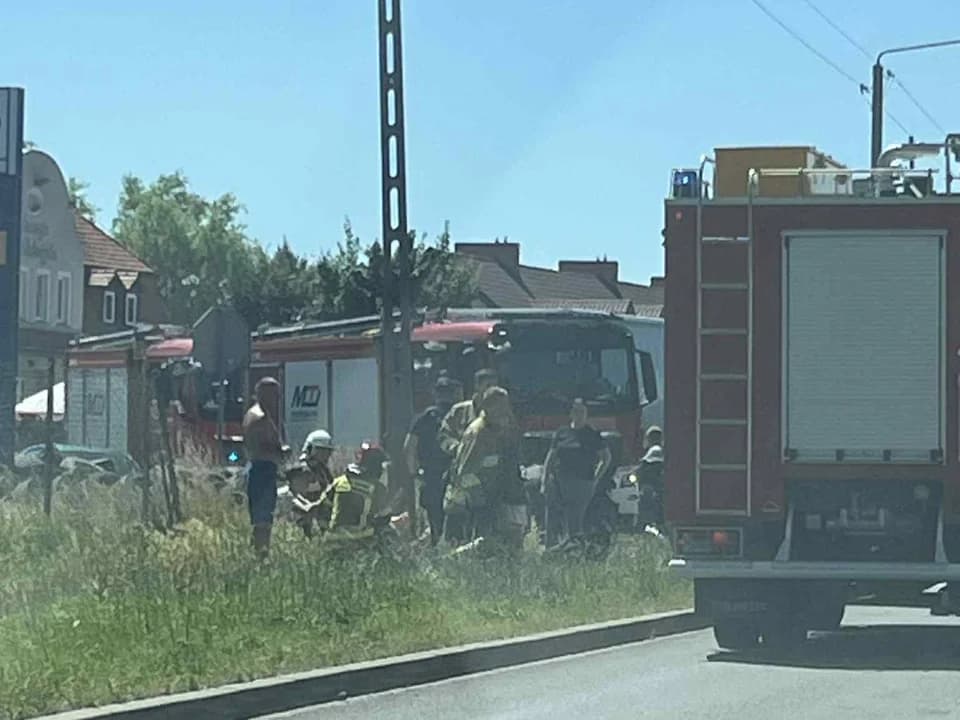 Wypadek w Witaszycach - zderzenie motocyklisty i samochodu osobowego — zdjęcie 1 z 3