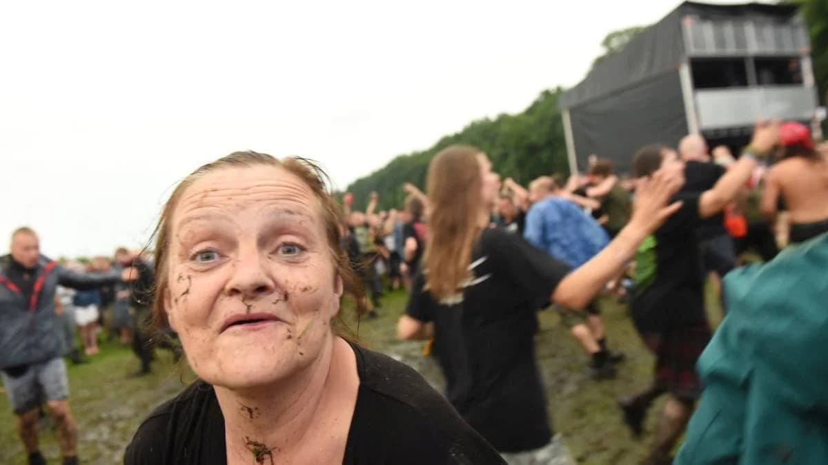 Tak bawiliście w błocie i deszczu podczas pierwszego dnia Jarocin Festiwal 2026