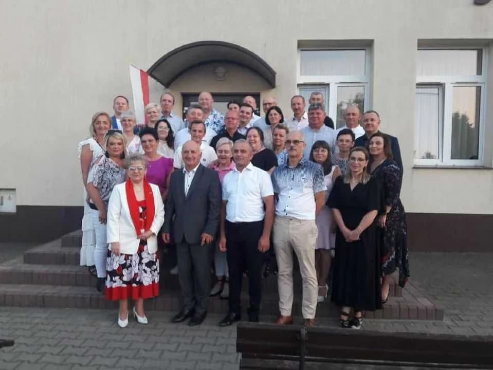 Absolwenci Szkoły Podstawowej w Goli w gminie Jaraczewo spotkali się po latach [ZDJĘCIA] — zdjęcie 2 z 2