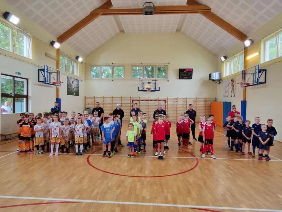 Sportowa rywalizacja i dobra zabawa towarzyszyły urodzinowemu turniejowi Essy Mieszków. Zobacz ZDJĘCIA — zdjęcie 4 z 10