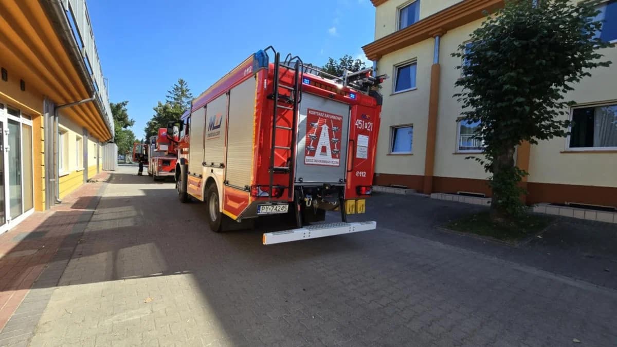 Alarm przeciwpożarowy w hotelu Jarota