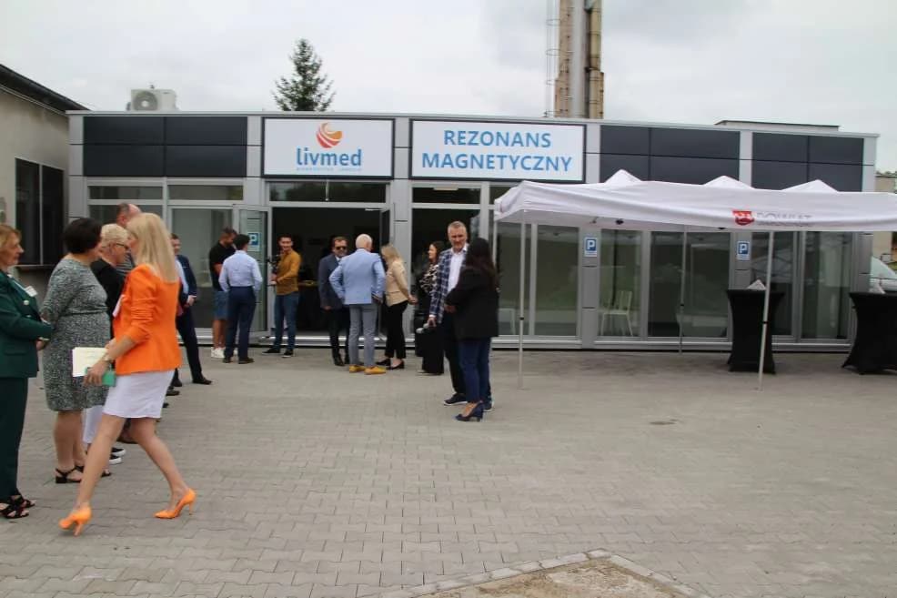 Otwarcie pracownii rezonansu magnetycznego przy jarocińskim szpitalu — zdjęcie 3 z 21