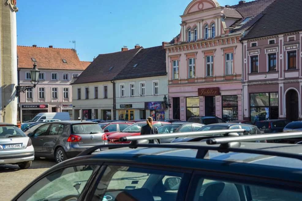 Chcesz mieć wpływ na organizację ruchu na jarocińskim rynku, przyjdź do ratusza na spotkanie w tej sprawie [TRANSMISJA]