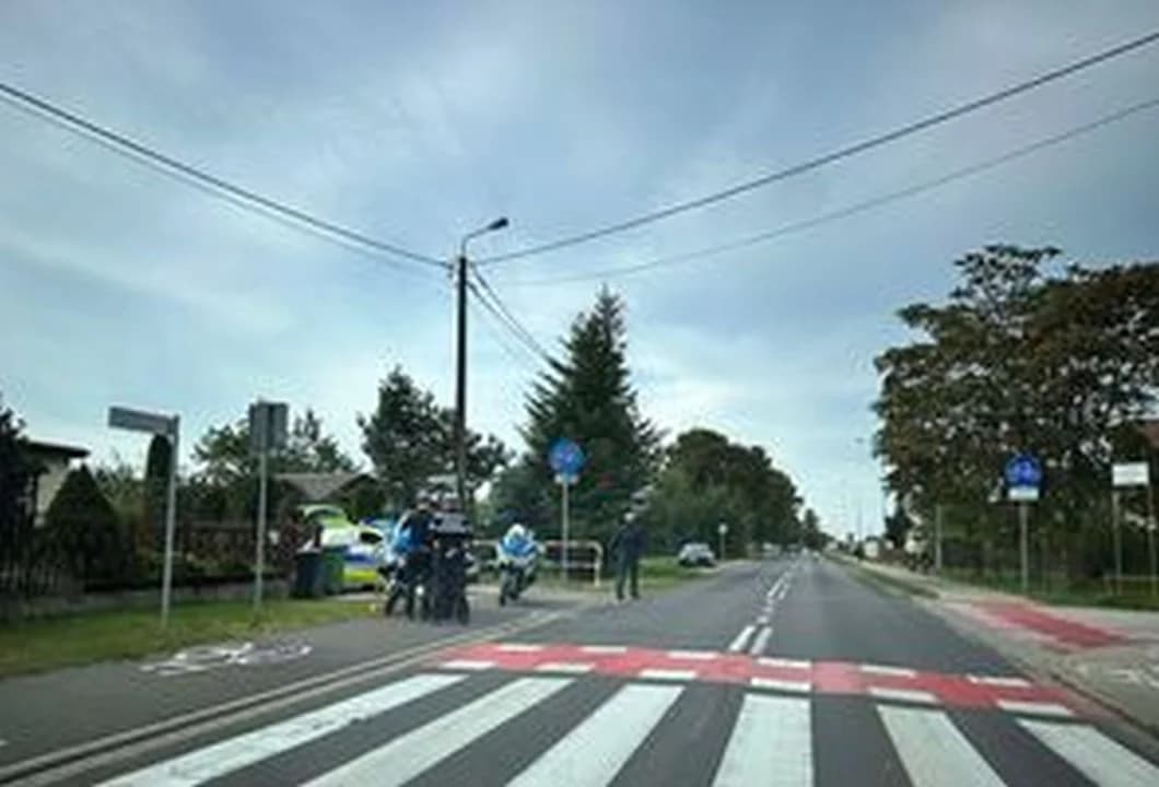 Potrącenie rowerzysty na ulicy Żerkowskiej w Jarocinie