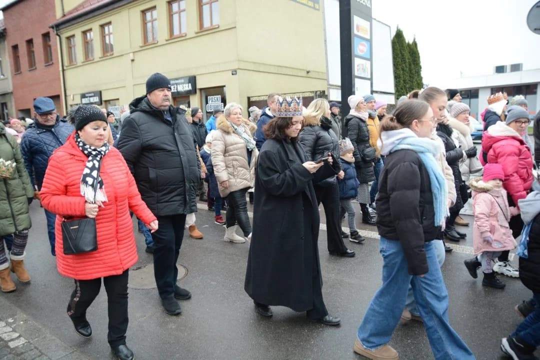 14. Jarocińskie Kolędowanie z Orszakiem Trzech Króli. Najwięcej było przedszkolaków  [ZDJĘCIA]