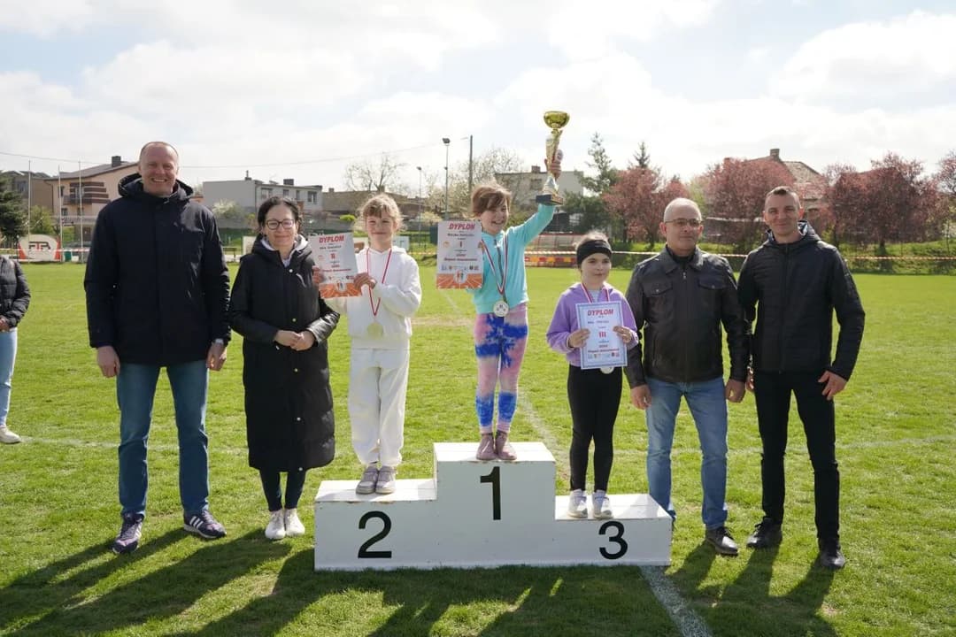 Puchary i medale ufindowało Starostwo Powiatowe w Jarocinie. — zdjęcie 5 z 57