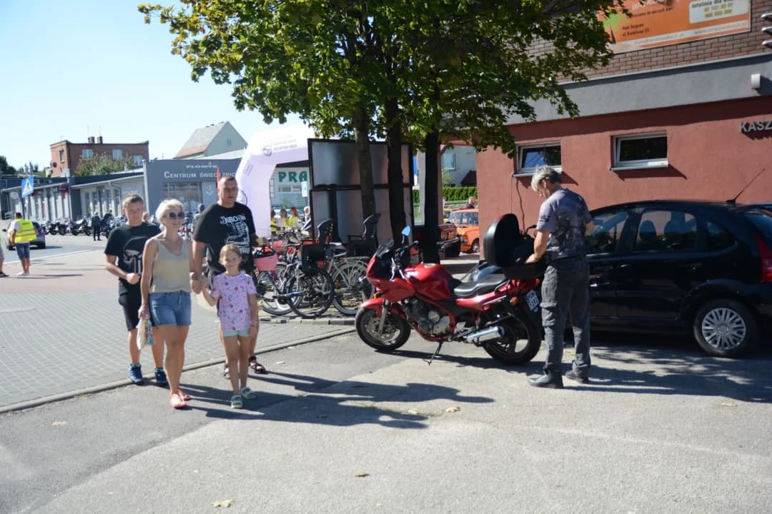 Zakończenie sezonu Stowarzyszenia „Moto-Weteran” Jarocin — zdjęcie 2 z 54