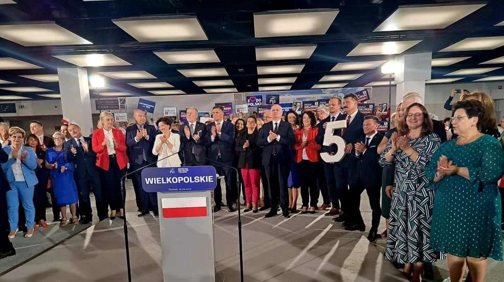 Starosta jarociński Lidia Czechak na konwencji wyborczej PiS-u — zdjęcie 2 z 18