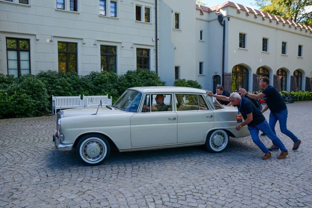 Przez trzy dni odbywa się 34. Zlot MB/8 Club Poland — zdjęcie 2 z 121