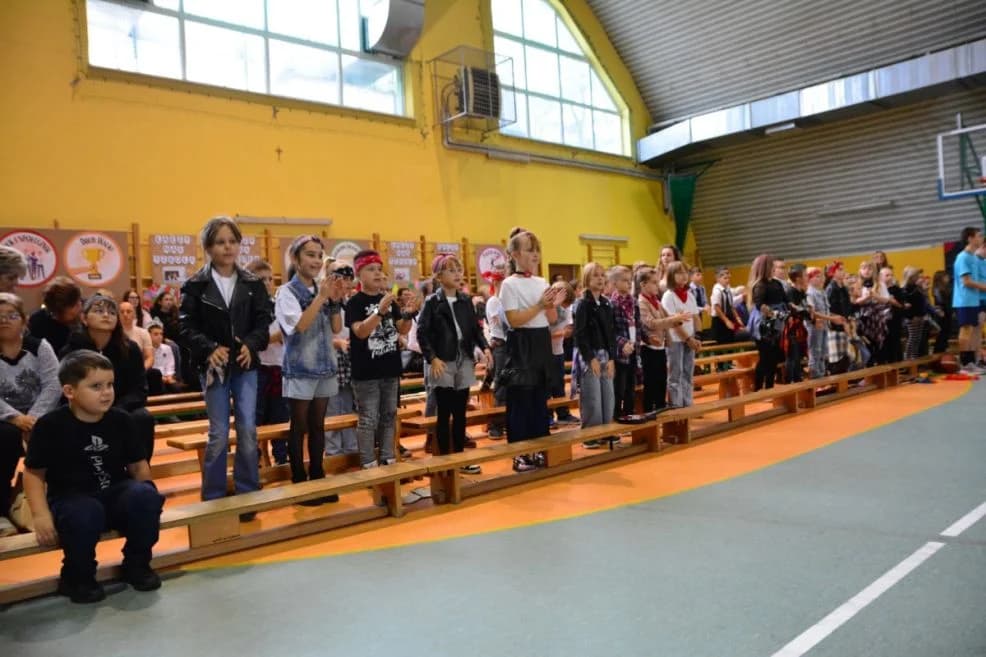 Jubileusz ZS nr 4 w Jarocinie — zdjęcie 4 z 103