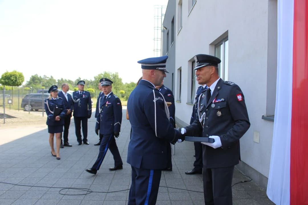 Święto Policji w Jarocinie. Policjanci odebrali awanse, padła ważna zapowiedź na 2027 rok