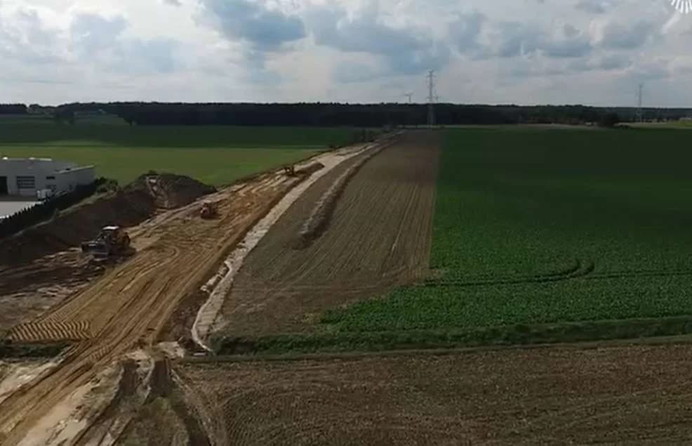 Były burmistrz Jarocina chce od gminy odszkodowanie za grunt pod drogą, której budowę sam zlecił. Sprawa budzi spore kontrowersje [AKTUALIZACJA] — zdjęcie 5 z 17