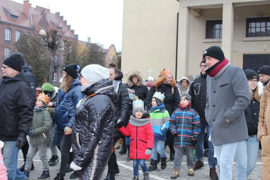 Orszak Trzech Króli i Jarocińskie Kolędowanie odbyły się już po raz trzynasty [ZDJĘCIA] — zdjęcie 5 z 195