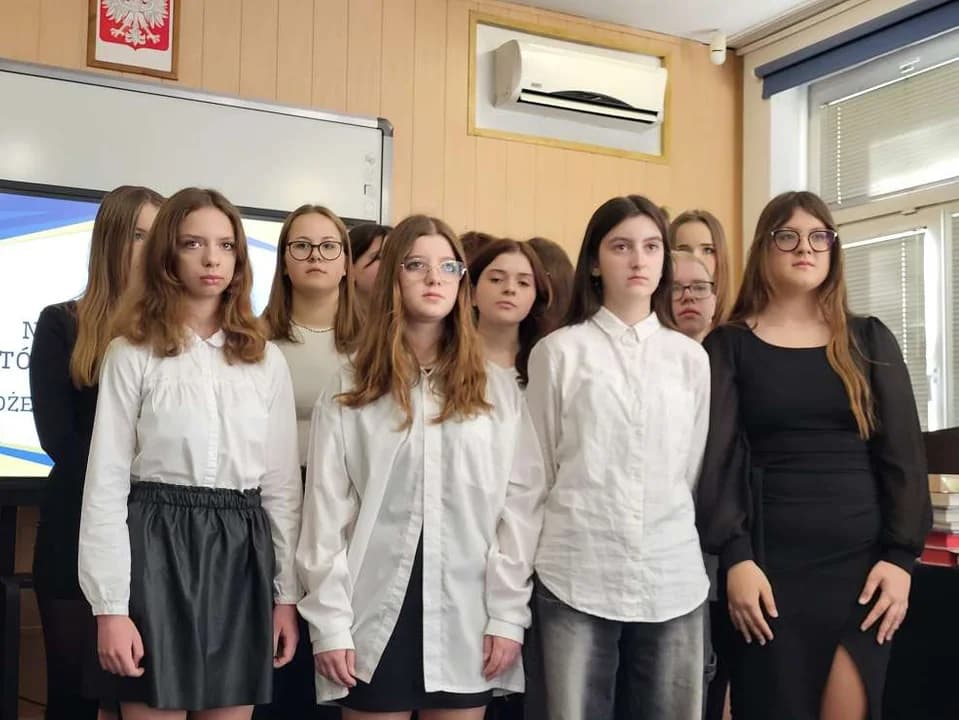 Zakończenia roku szkolnego tegorocznych maturzystów — zdjęcie 6 z 16