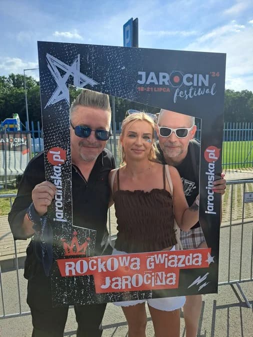 Trzeci dzień Jarocin Festiwal 2024. Poszukaj siebie na zdjęciu w naszej ramce! — zdjęcie 4 z 94