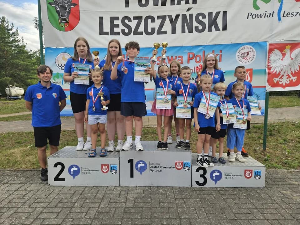 Zawodnicy UKS Komorzanka Komorze zrobili rekordowy wynik. Nigdy do tej pory nie zdobyli tylu medali [ZDJĘCIA]
