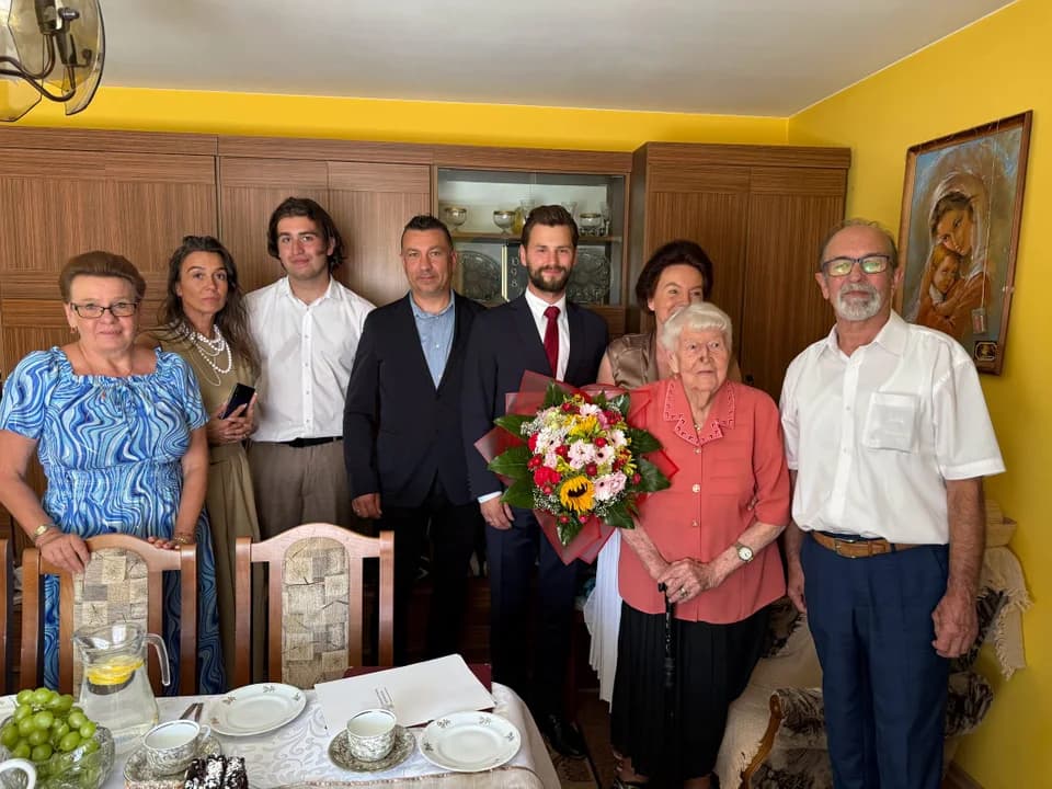 Wyjątkowy jubileusz w gminie Kotlin. Pani Julianna skończyła 100 lat [ZDJĘCIA] — zdjęcie 6 z 10