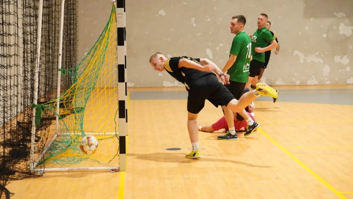 Czwarta kolejka Jarocińskiej Ligi Halowej Piłki Nożnej