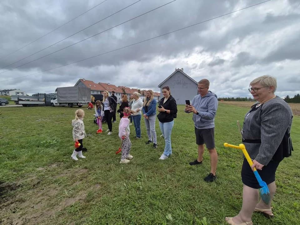 Wyjątkowa akcja na jarocińskim osiedlu. Dzieci zaopiekują się Antkiem, Mają i Zosią - a to nie wszystko [ZDJĘCIA] — zdjęcie 5 z 39