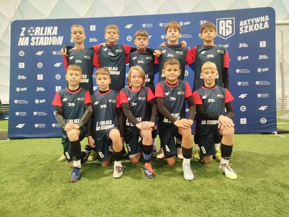 ZS nr 5 w Jarocinie z medalem Ogólnopolskiego Turnieju „Z Orlika na Stadion”