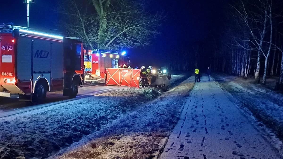Wypadek na drodze Jarocin - Żerków. Zginęła młoda kobieta [ZDJĘCIA]