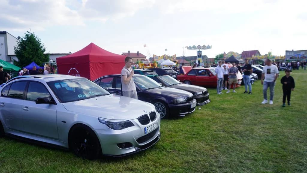 Zlot BMW w Dobrzycy. Sporo fanów bawarek z naszego terenu  [ZDJĘCIA] — zdjęcie 2 z 128