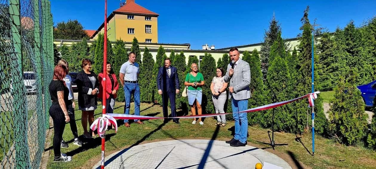 Na terenie ZSP nr 2 w Jarocinie oddano do użytku nowe obiekty sportowe [ZDJĘCIA]