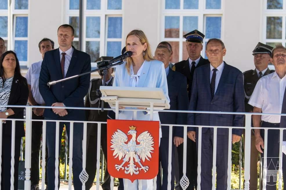 Dwa lata rządów - jaką ocenę dają burmistrzowi mieszkańcy, jaką radni? Jest piątka, ale i jedynka...