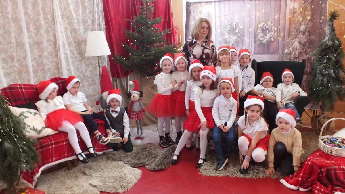 Kiermasz Bożonarodzeniowy w szkole w Chrzanie — zdjęcie 3 z 16