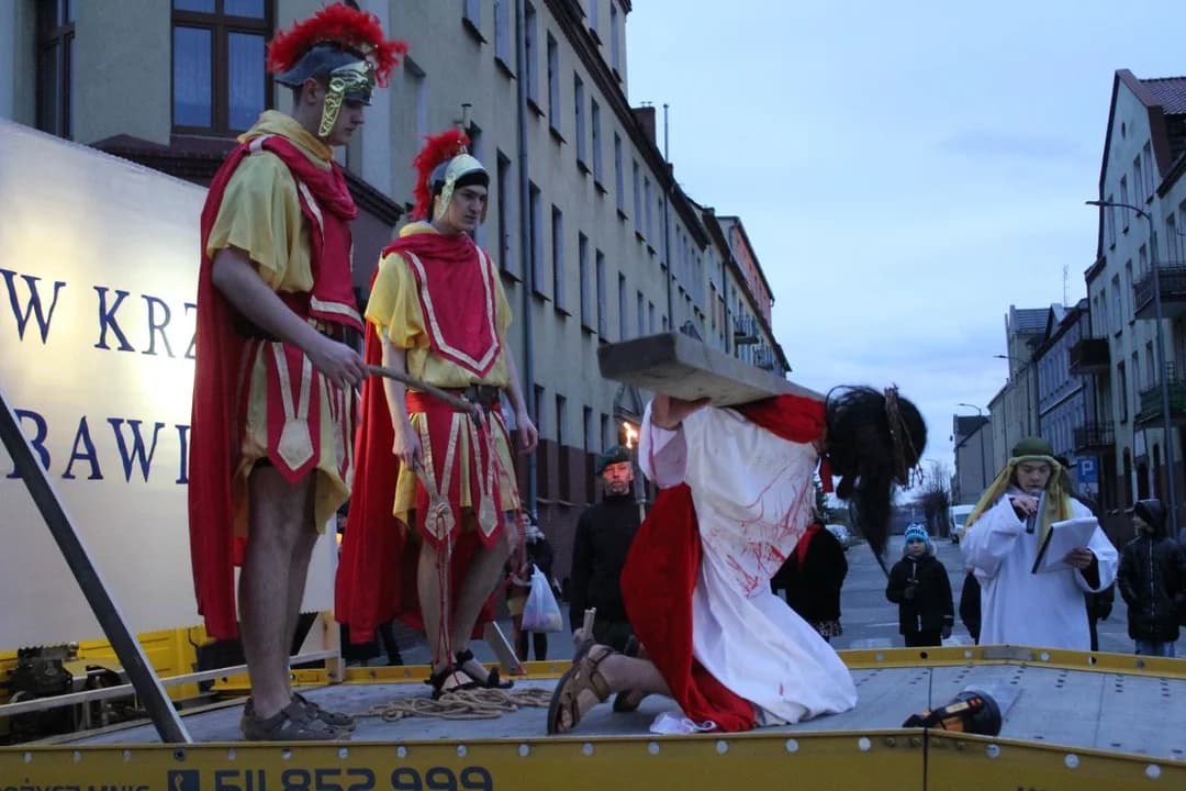 Misterium u franciszkanów i na ulicach Jarocina. Tym razem bez lawety [ZDJĘCIA]