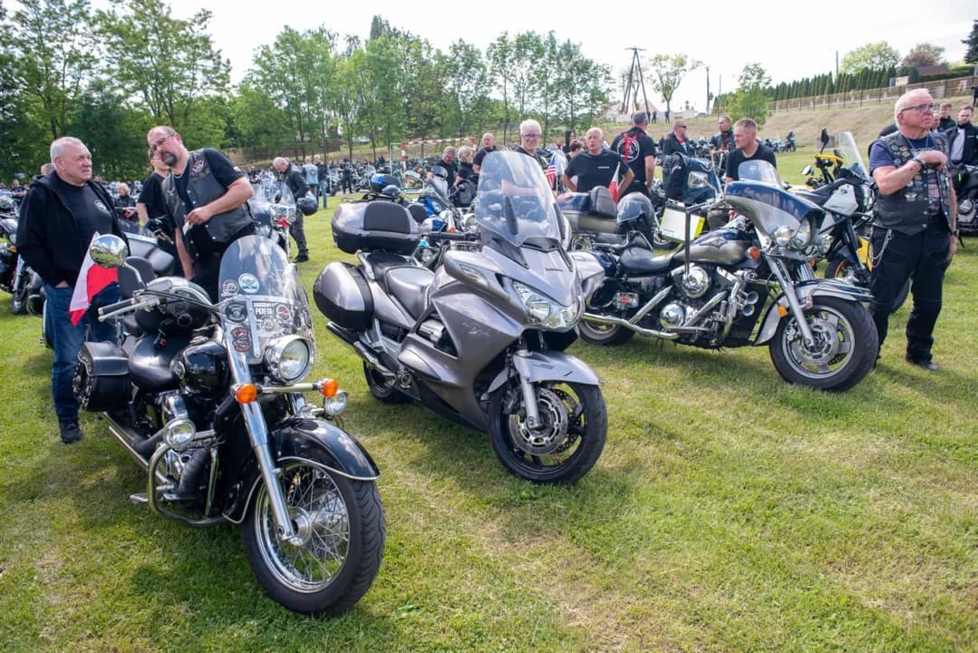 Sezon motocyklowy otwarty. Zlot w Żerkowie zgromadził tłumy [ZDJĘCIA, WIDEO] — zdjęcie 3 z 100