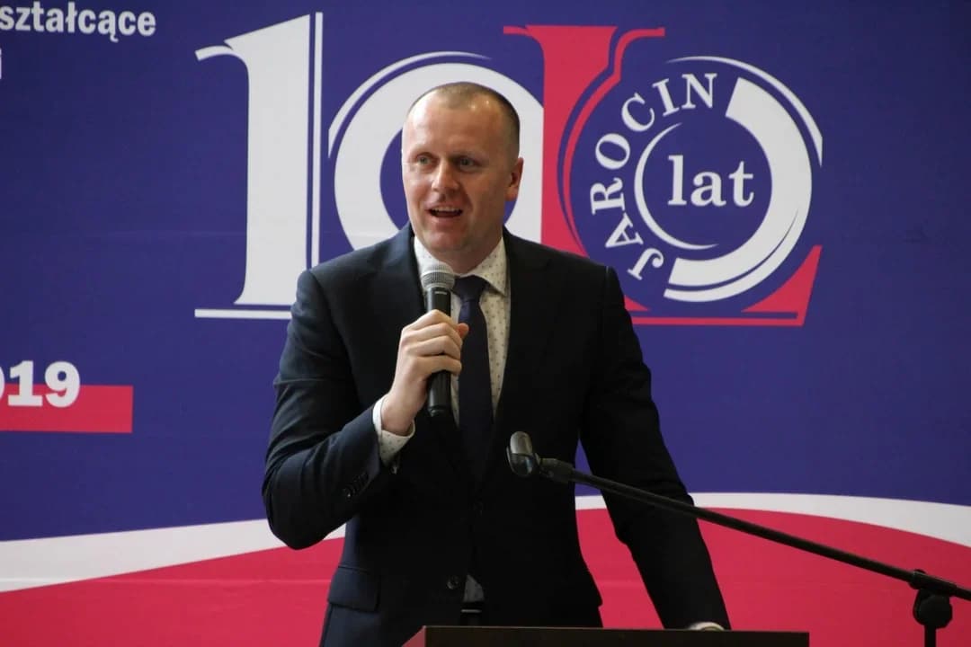 Mariusz Stolecki ukończył LO im. Tadeusza Kościuszki w Jarocinie