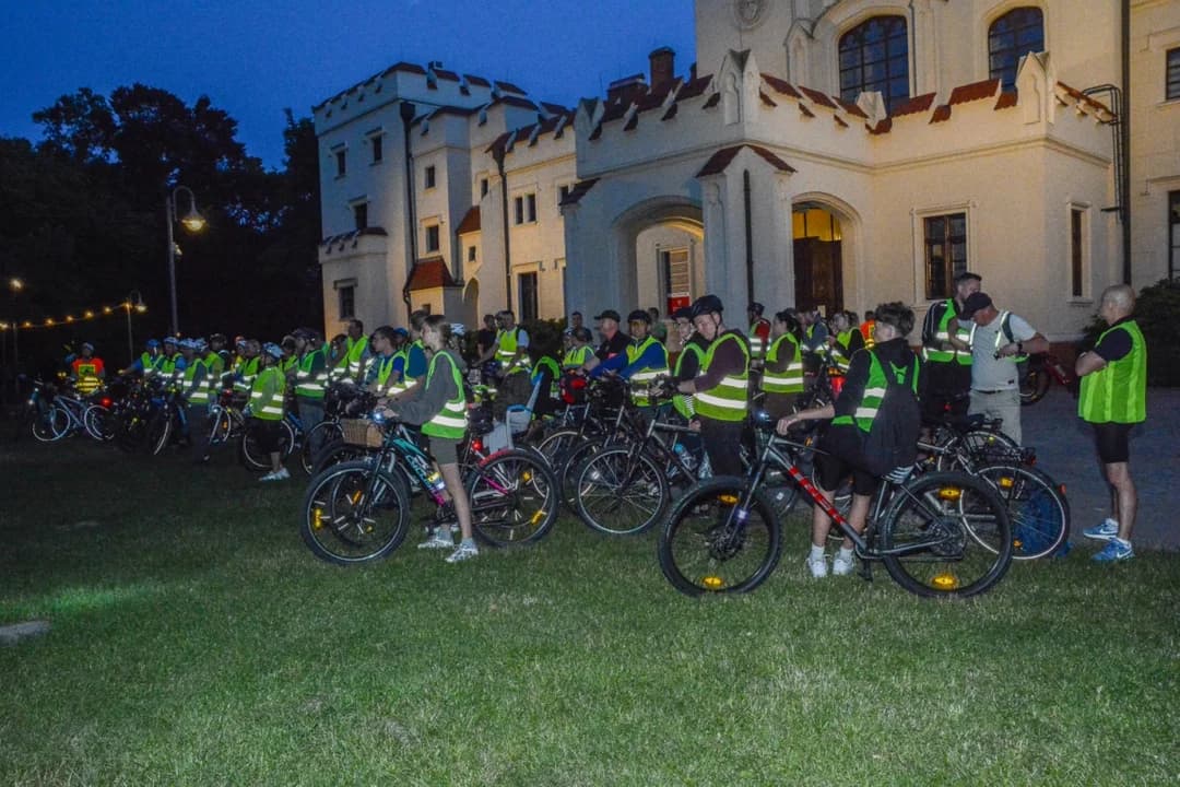 Nocny Rajd z RoweLOVE Jarocin. Tym razem 69 śmiałków wybrało się na ognisko do gminy Jaraczewo [ZDJĘCIA] — zdjęcie 3 z 29