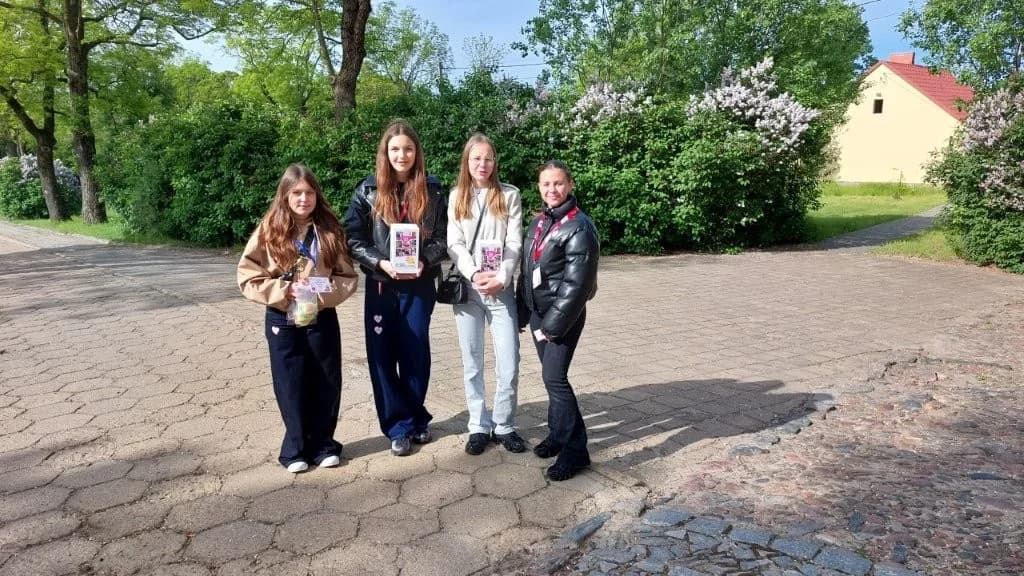 Żerków znów nie zawiódł. Uczniowie pobili ubiegłoroczny rekord zbiórki podczas Akcji Wesołych Ogrodników — zdjęcie 6 z 12