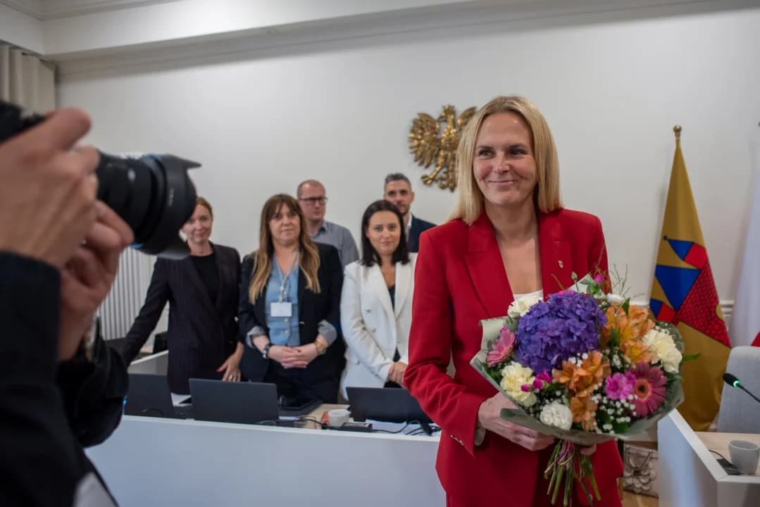 Radni nie mają zaufania do burmistrza, choć finanse oceniają dobrze. Posypały się zarzuty, wspomniano o referendum [ZDJĘCIA]
