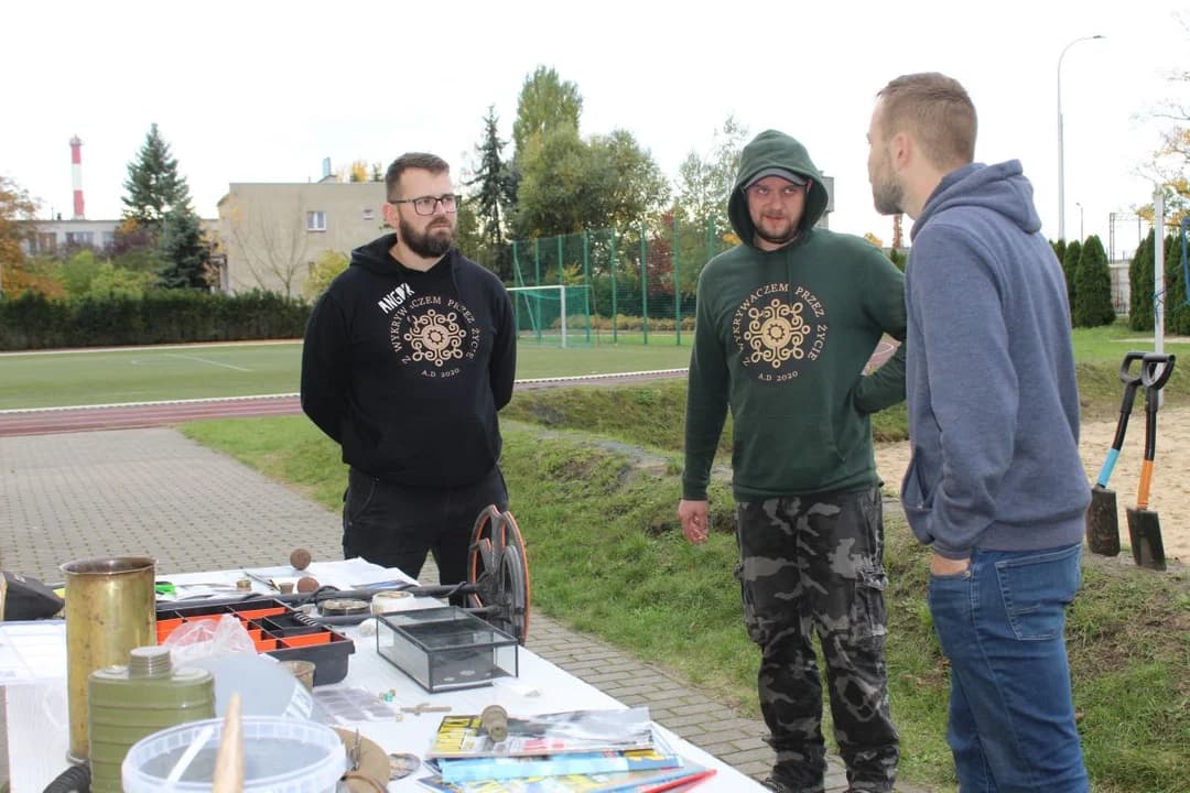 II Jarociński Dzień Pasjonata i Kolekcjonera w Liceum Ogólnokształcącym w Jarocinie — zdjęcie 2 z 102