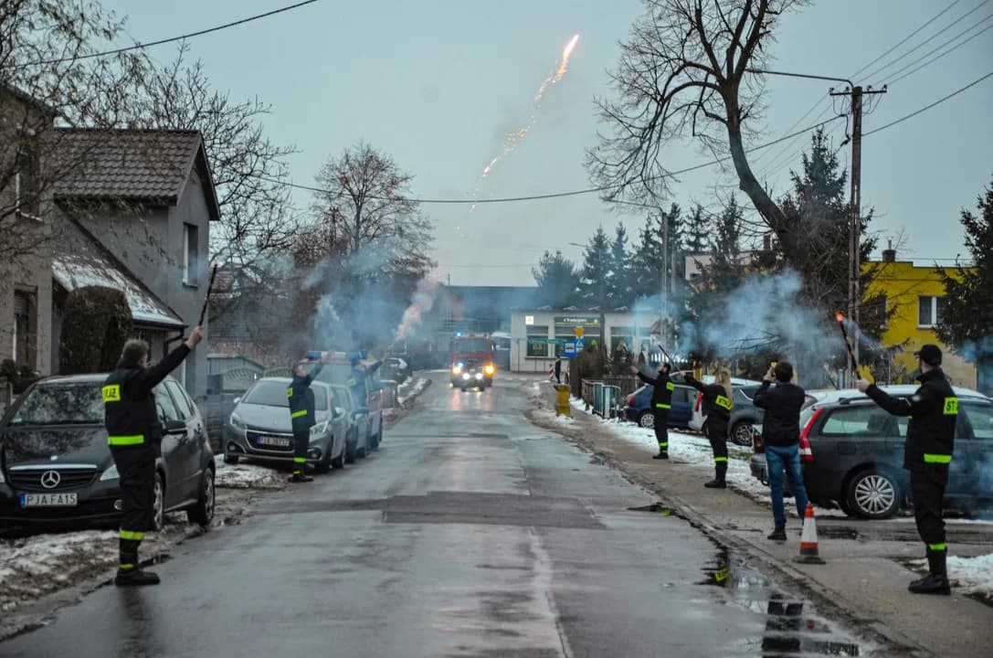 Przekazanie samochodu dla OSP Łuszczanów