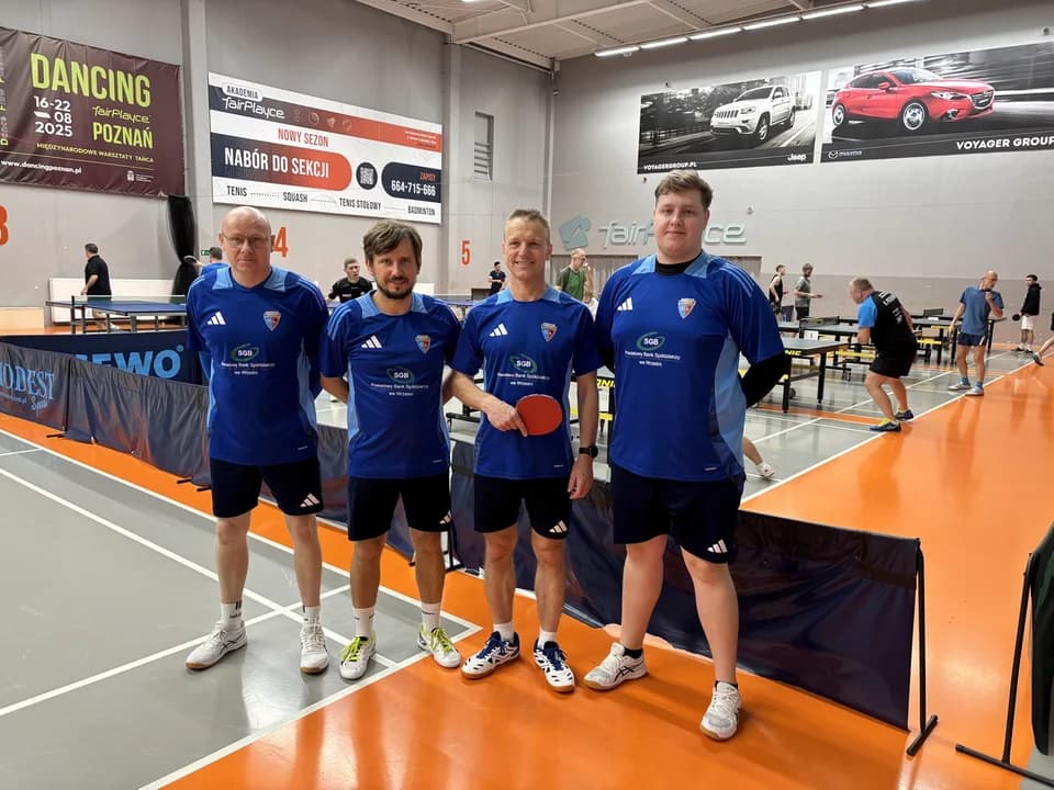 Sukcesy zawodników UKS Komorzanka na II Turnieju Poznań Open w tenisie stołowym — zdjęcie 2 z 17