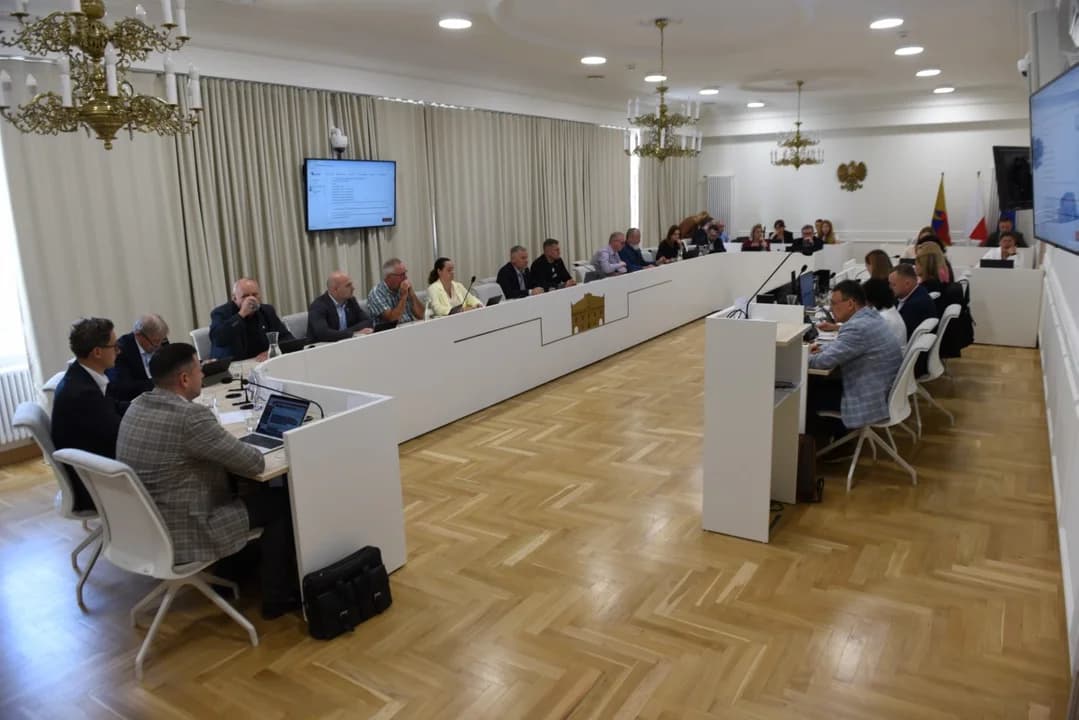 Radni zdecydują o wyborach na wsiach i osiedlach i zajrzą do finansów spółek. Co jeszcze w programie? [TRANSMISJA] — zdjęcie 3 z 59