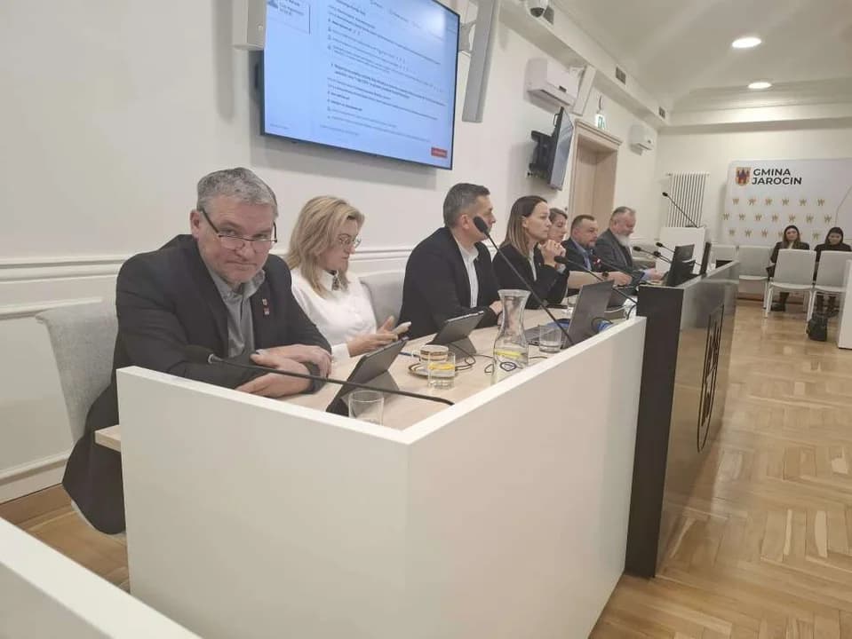 Przegrupowanie sił w Radzie Miejskiej w Jarocinie. Burmistrz pozbawiona większości. Kto, kogo zastąpił - podajemy SZCZEGÓŁY [SONDA] — zdjęcie 5 z 9