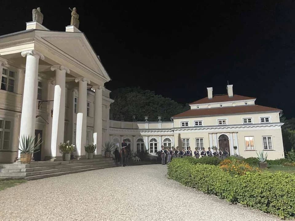 Wojsko w Śmiełowie? Z wizytą na planie "Niepewności"