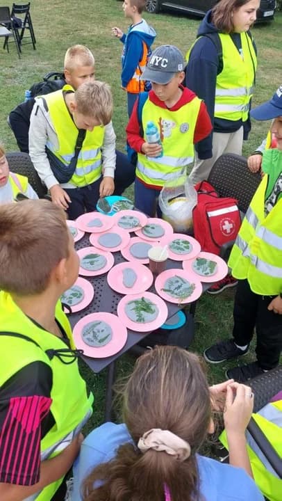 Na mecie rajdu zorganizowano m.in. zajęcia ceramiczne — zdjęcie 4 z 49