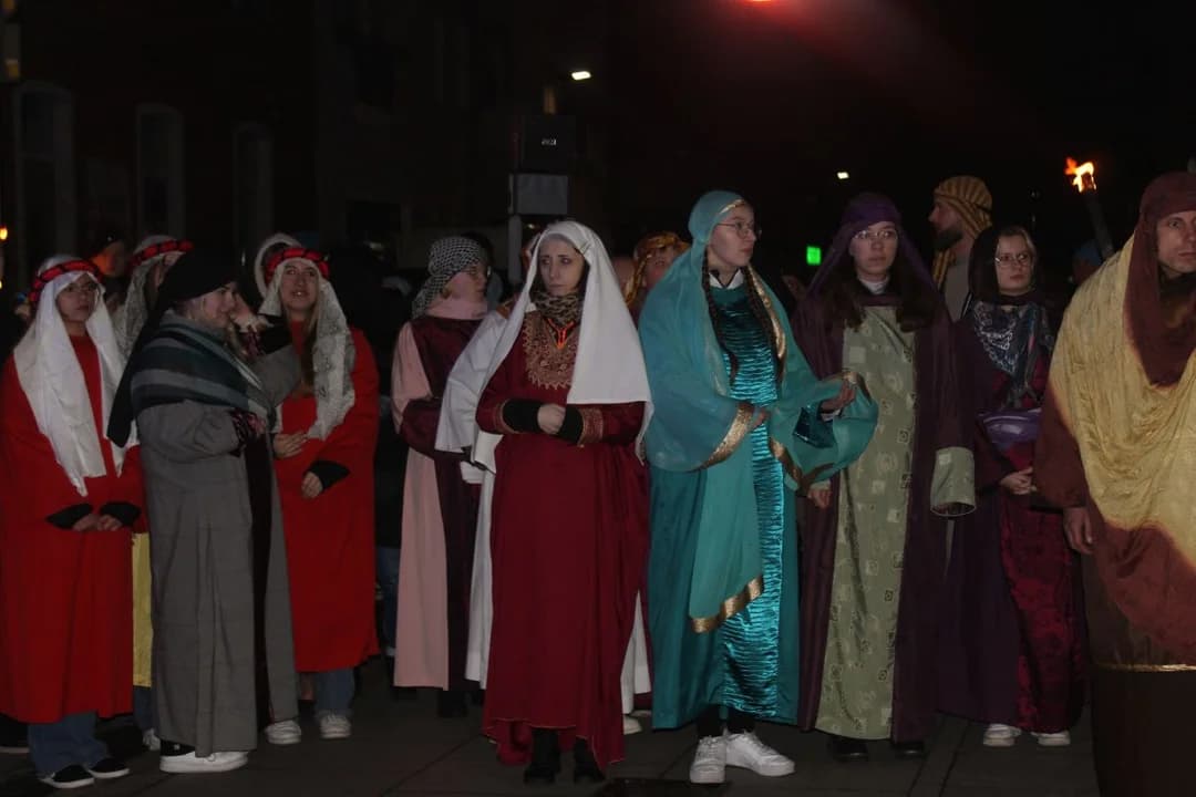 Droga Krzyżowa ulicami Jarocina przygotowana przez parafie Chrystusa Króla i św. Marcina — zdjęcie 5 z 92