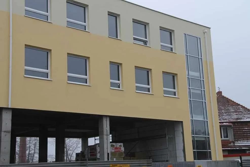 Trwa przebudowa Szpitala Powiatowego w Jarocinie. Co powstanie w jej wyniku? [ZDJĘCIA]