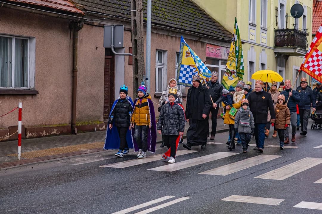 Orszak Trzech Króli w Jaraczewie z koncertem grupy Mejk